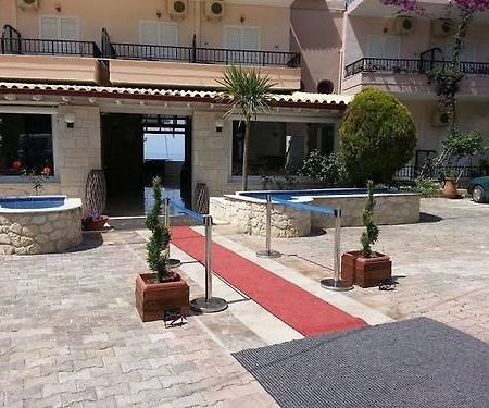 Coralli Holidays Loutra  Екстериор снимка