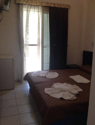 Coralli Holidays Loutra  Екстериор снимка