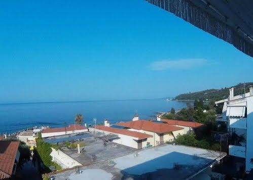 Coralli Holidays Loutra  Екстериор снимка